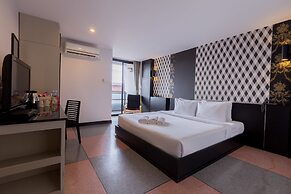 Pentahug Hotel