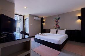 Pentahug Hotel