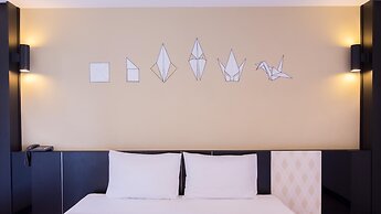 Pentahug Hotel