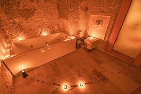 Mosaic Cave Hotel