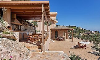 Villa Omikron