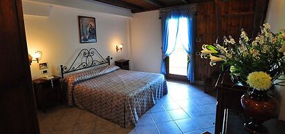Leo Hotel
