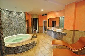 Leo Hotel
