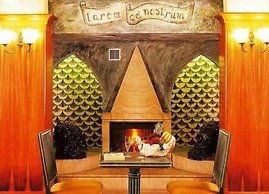 Leo Hotel