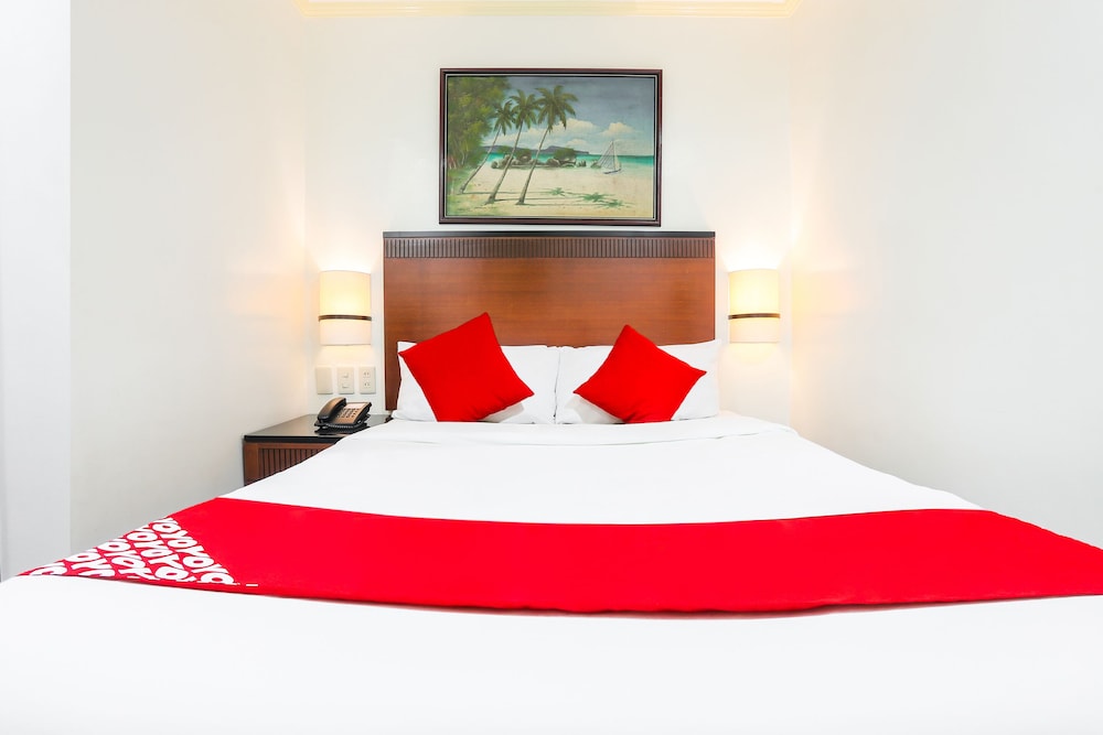 Royale Parc Inn & Suites