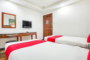 Royale Parc Inn & Suites