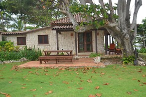 Family Oriented - Private Beach & Horse Stables - Ocean, Pool, & Hot T