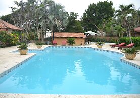 Family Oriented - Private Beach & Horse Stables - Ocean, Pool, & Hot T