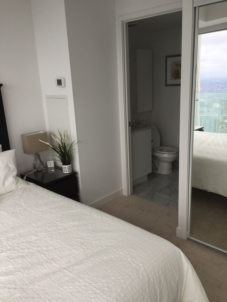 iHost Suites