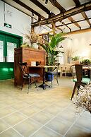 Peking Station Hostel