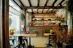 Peking Station Hostel
