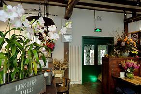 Peking Station Hostel