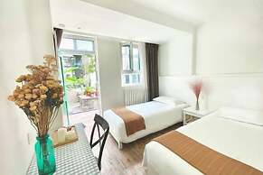 Peking Station Hostel