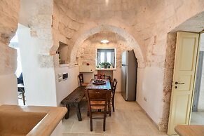 Trulli Laetitia