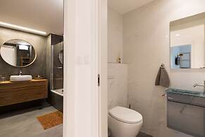 High Class Condo at Marina by FeelHome