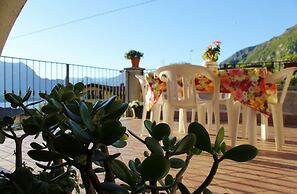 J HomeHolidays