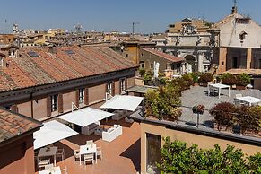 Harry's Bar Trevi Hotel & Restaurant