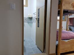 Buzz Guest House - Hostel