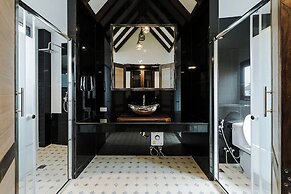 33 Poshtel