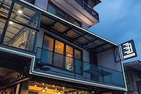 33 Poshtel