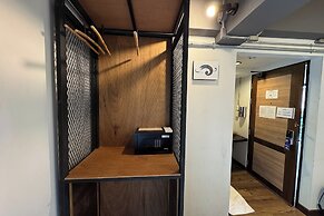 33 Poshtel