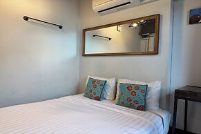 33 Poshtel