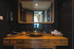 33 Poshtel