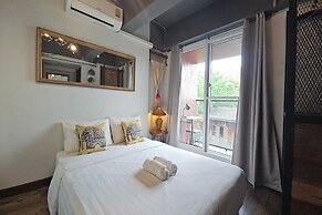 33 Poshtel