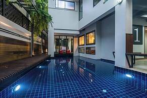 33 Poshtel