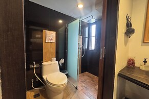 33 Poshtel