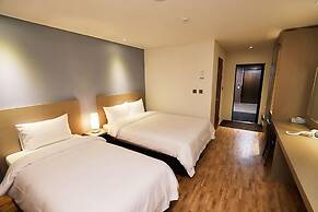Sea & Moon Tourist Hotel