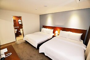 Sea & Moon Tourist Hotel
