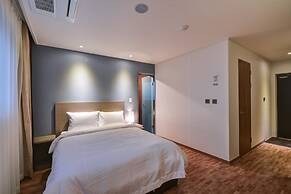 Sea & Moon Tourist Hotel