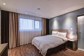 Sea & Moon Tourist Hotel