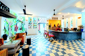 Golden Banana Residence