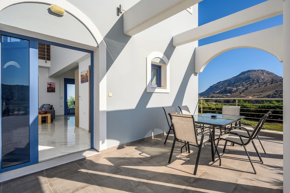 Kolymbia Village
