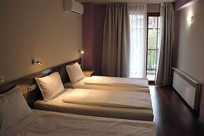Root Hotel Old Town