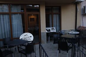 Root Hotel Old Town