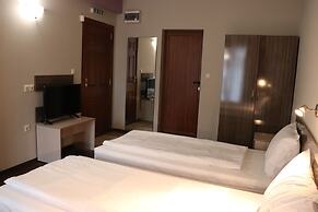 Root Hotel Old Town