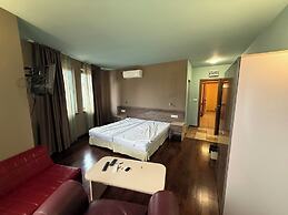 Root Hotel Old Town