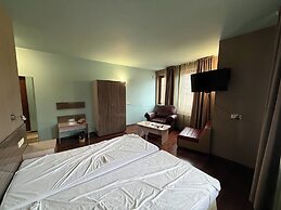 Root Hotel Old Town