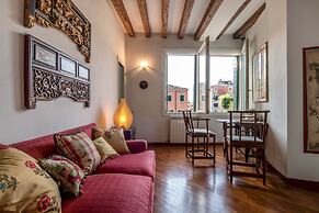 7 Windows on Venice