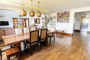 Queens Chateau Boutique Villa