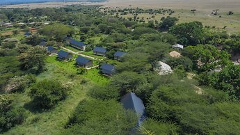 PrideInn Mara Camp & Cottages