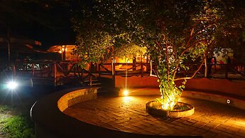 PrideInn Mara Camp & Cottages
