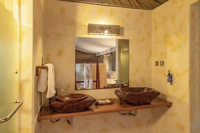 PrideInn Mara Camp & Cottages