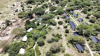 PrideInn Mara Camp & Cottages