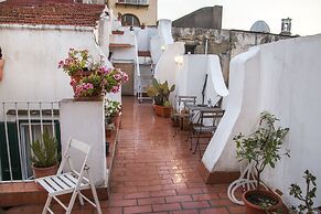 B&B Epochè