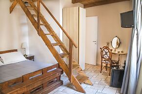 B&B Epochè