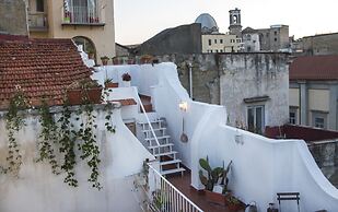B&B Epochè